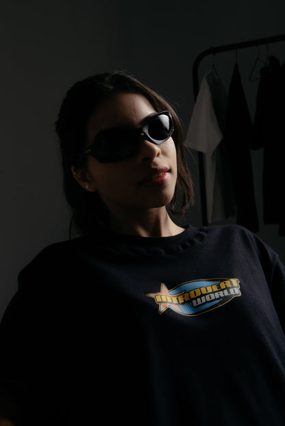 Camiseta Oversized Introvert World